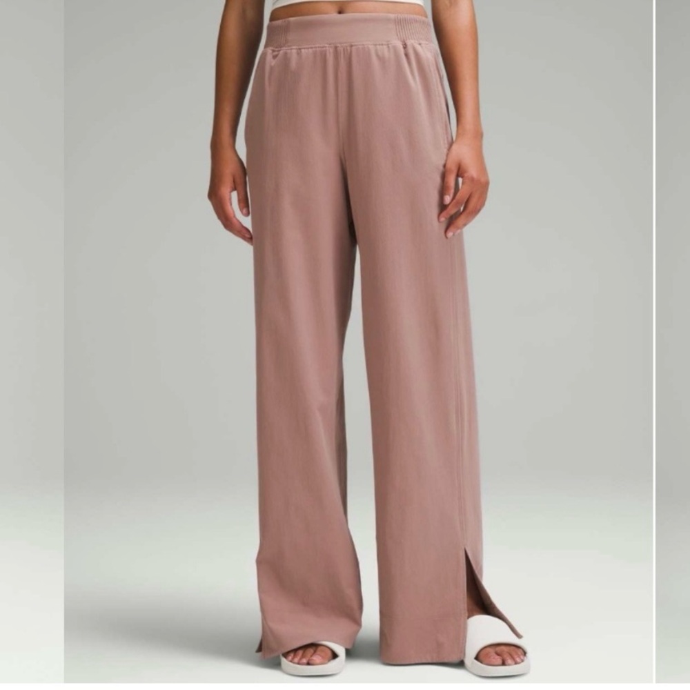 Lululemon Stretch Woven Wide-Leg
High-Rise Pant